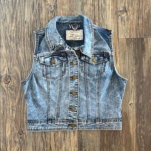 YMI Jeans Collared Denim Vest Womens Jrs L Buttons Pockets Biker Trucker Western